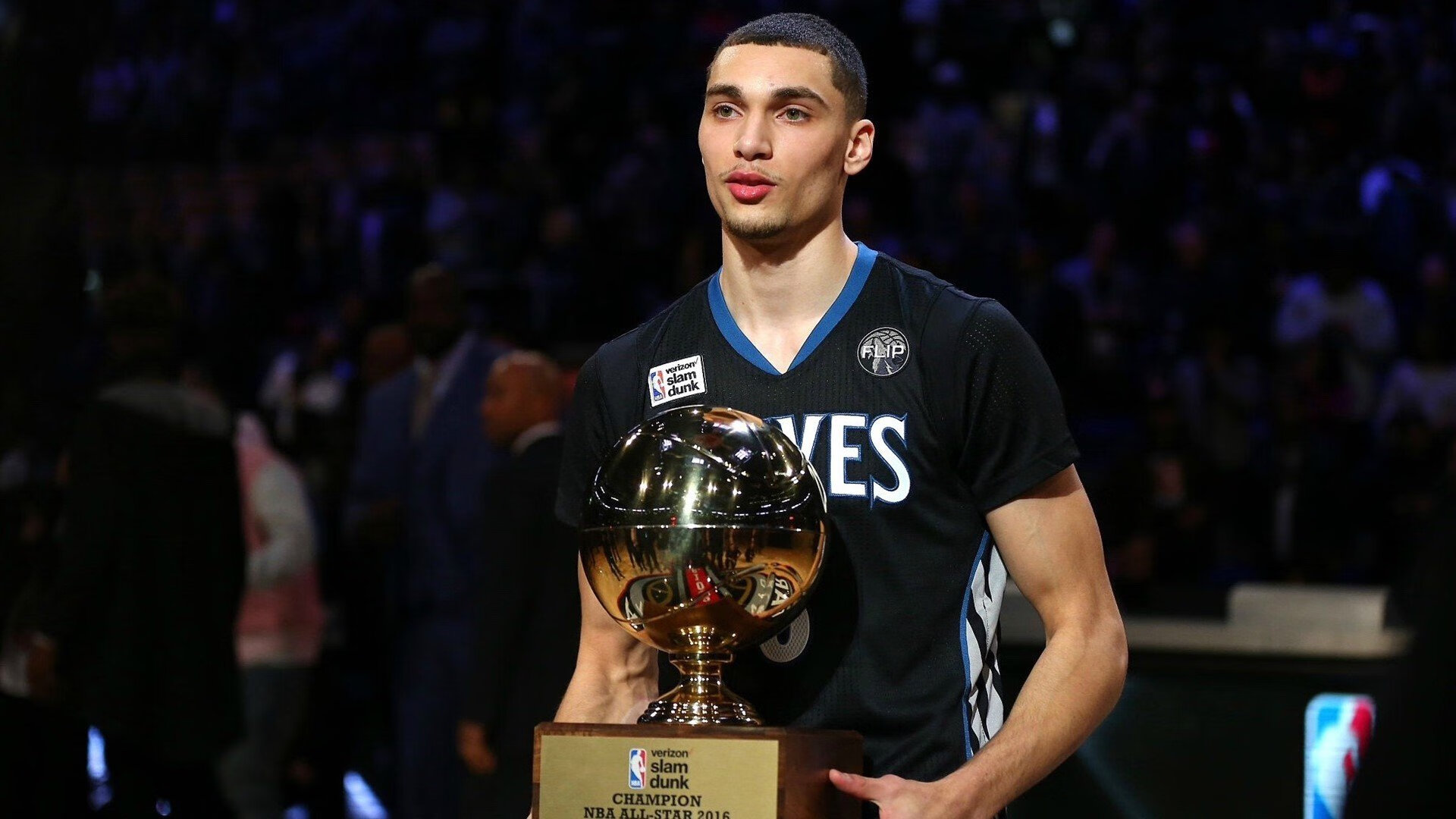 东方明珠下的逆袭之战,保罗末节封神,上海队鏖战力克76人